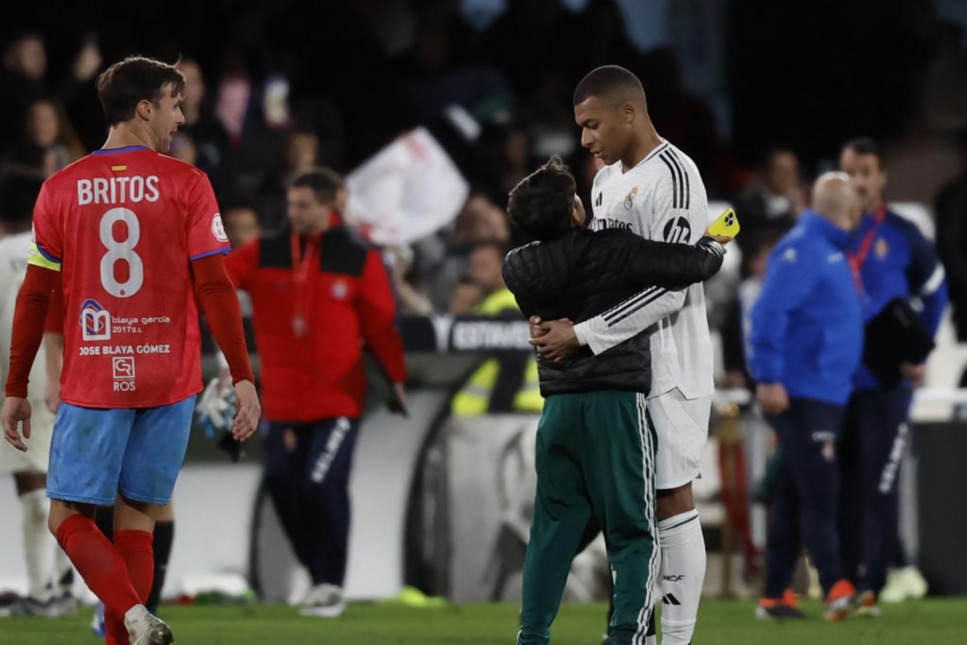 特的表现提 特的表现提